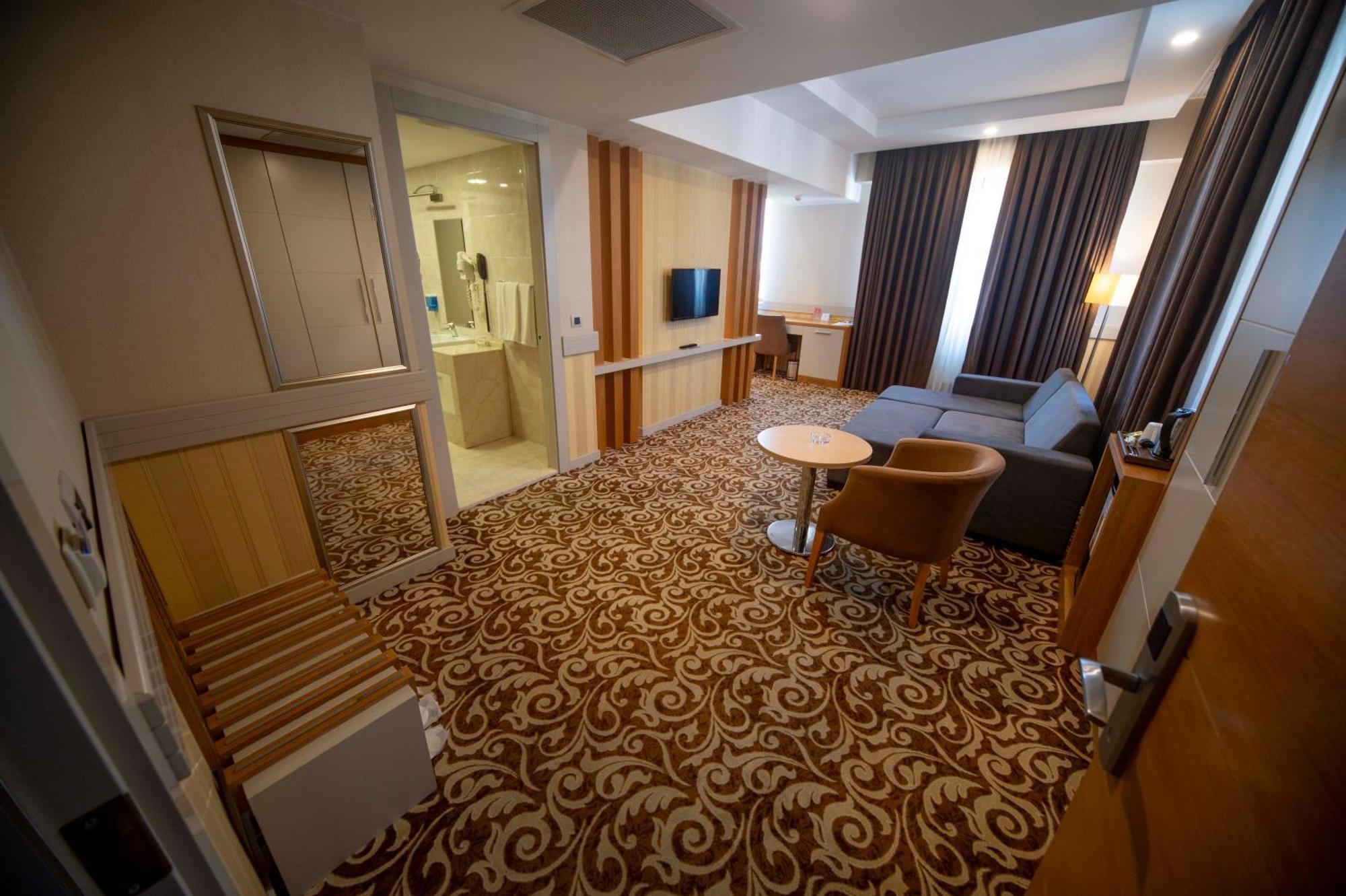 Grand Itimat Hotel 데니즐리 외부 사진